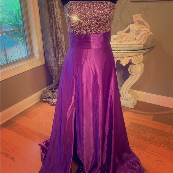 Tiffany prom dress - Picture 1 of 6